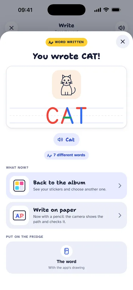 La pantalla «You wrote CAT!» (¡Escribiste CAT!), con el gato y la palabra en inglés